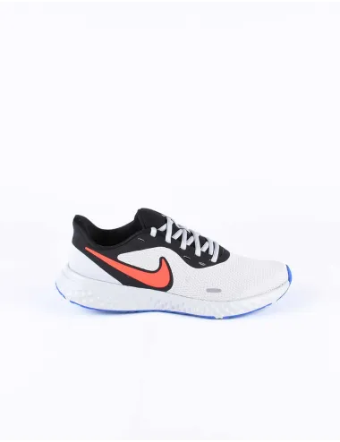 NIKE REVOLUTION 5