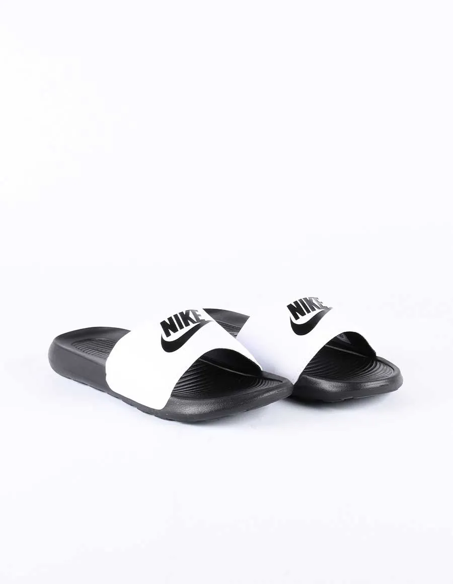 NIKE VICTORI ONE SLIDE