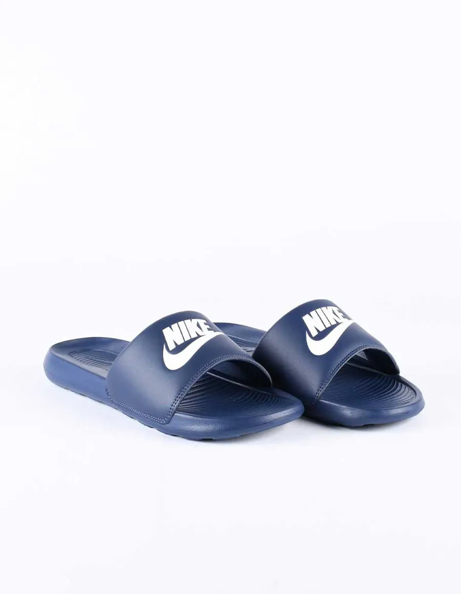 NIKE VICTORI ONE SLIDE