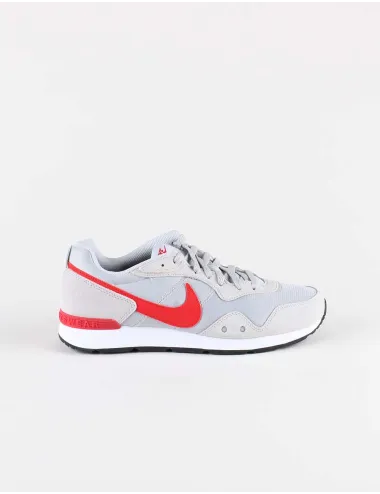 NIKE VENTURE RUNNER