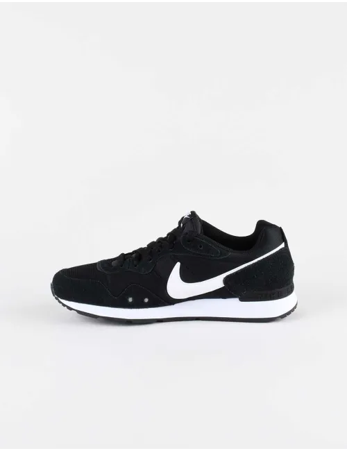 NIKE VENTURE RUNNER