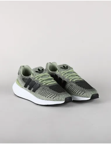 ADIDAS SWIFT RUN 22