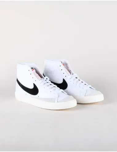 NIKE BLAZER MID '77 VNTG